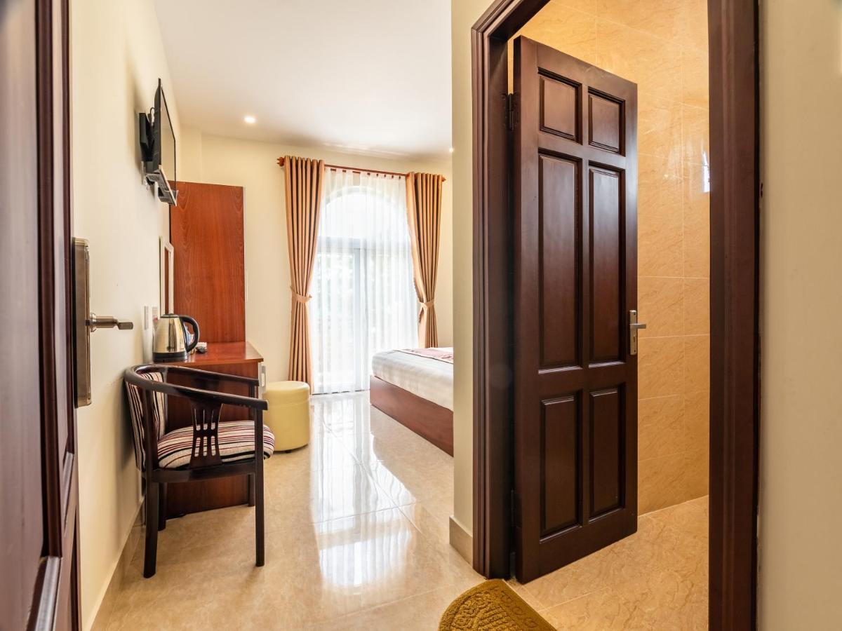 Aurora Hotel Dalat Екстер'єр фото
